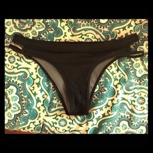 Jolting Kyle Bottoms